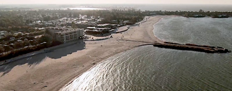 Strand bij Makkum. Parel van het IJsselmeer