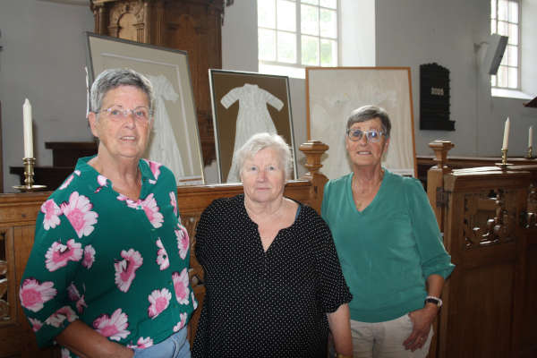 ©Makkumerbelboei. v.l.n.r Gerda Pals, Janneke Post en Toos van As